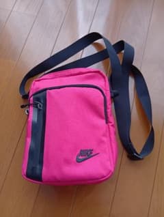 NIKE ショルダー　バッグのサムネイル