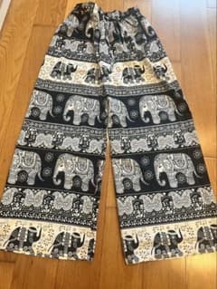 タイパンツ　エスニック柄のサムネイル