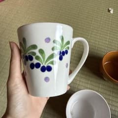 ベリー柄 マグカップ 陶器製のサムネイル