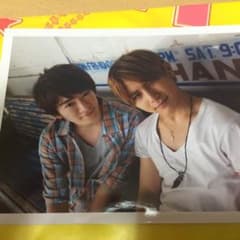 Hey!say!jumpの山田涼介さんと知念侑李さんの公式写真です。のサムネイル