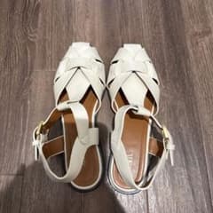 ZARA ホワイト グルカサンダル 37サイズのサムネイル