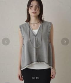 【未使用タグ付き】LOUNGEDRESS ラウンジドレス デニムVジレ グレー 未使用タグ付き】LOUNGEDRESS ラウンジドレス デニムVジレ