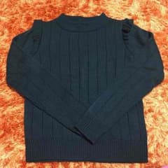 【とり様 専用】MAJESTIC LEGON 肩フリル付ニットのサムネイル