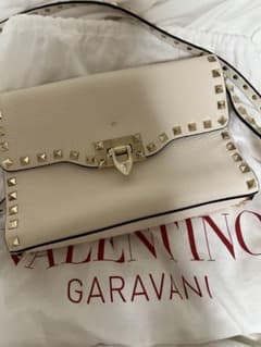 VALENTINO スタッズショルダーバッグのサムネイル