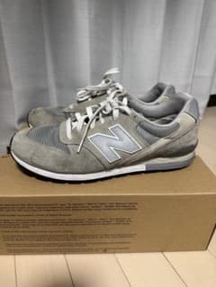 New Balance グレー スニーカーのサムネイル
