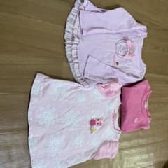 ピンクの花柄ウサギTシャツのサムネイル