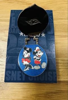 【海外ディズニー】ディズニークルーズ限定ピンバッジ 2017 ミッキーミニーのサムネイル