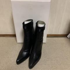 ショートブーツのサムネイル