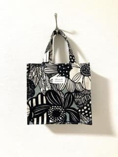 ハンドメイド　スクエアトートバッグ　北欧風アートフラワー　ブルーグレー