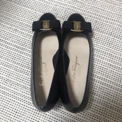 フェラガモ　ヴァラ　23cm 6cのサムネイル