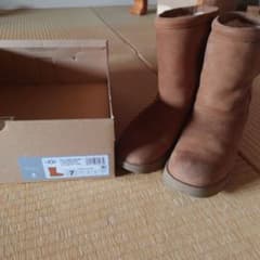 UGG　アグ　ムートンブーツ　クラシックショート　ウォータープルーフのサムネイル