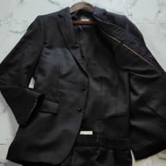 入手困難✨現行タグ ONEモデル HUGO BOSS スーツ 3ピース 裏地総柄 入手困難✨現行タグ ONEモデル HUGO BOSS スーツ 3ピース 裏地総柄
