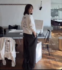 舘かおりさん　梨花さん　LON TWO SIDE SWEATSHIRT #03 舘かおりさん 梨花さん LON TWO SIDE SWEATSHIRT #03 - メルカリ