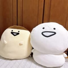 문구와 함께 큰 인형 세트