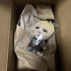 進撃の巨人　劇場版　ぬいぐるみ　ぬいぐるみキーホルダー　ライナー 進撃の巨人 劇場版 ぬいぐるみキーホルダー ライナー・ブラウン - メルカリ