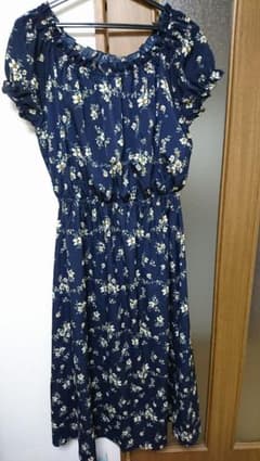 花柄ワンピースのサムネイル