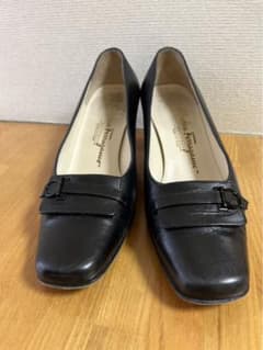 レディース　シューズ　フェラガモ