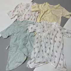 【4枚セット】ユニクロ コンビ肌着のサムネイル