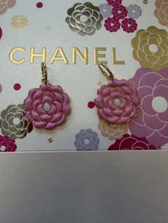 シャネルCHANEL 2026 母の日 限定チャーム カメリア 2個のサムネイル