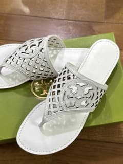新品未使用 TORY BURCH トリーバーチ サンダル ホワイトのサムネイル