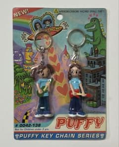 PUFFY キーチェーン ギター 2体セットのサムネイル