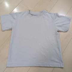 グレージュ　Ｔシャツのサムネイル