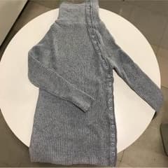 タートルネック 灰色のサムネイル