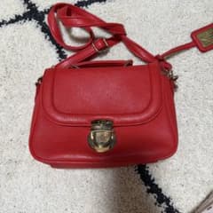 CECIL McBEE レッド ショルダーバッグのサムネイル