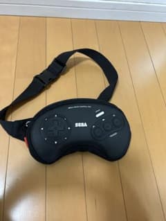 ZARA×SEGA ボディバッグ　メガドライブ　コントローラーのサムネイル