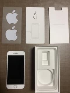iPhone 7 Silver 128 GB docomo SIM解除済みのサムネイル