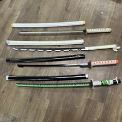3F 【コスプレ】鬼滅の刃 木製 模造刀 4本セット まとめ売り キャラクター 3F 【コスプレ】鬼滅の刃 木製 模造刀 4本セット まとめ売り