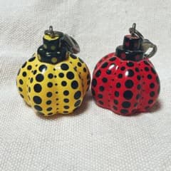 草間彌生 ☆ かぼちゃ 南京 パンプキン チャーム キーホルダー - メルカリ