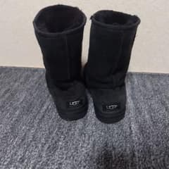 UGG メンズ クラシックショート ブーツ ブラックのサムネイル