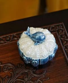小物入れ 鯨の形 磁器 アクセサリーケースのサムネイル