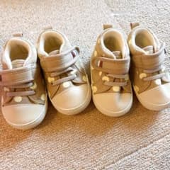 【たぬき様専用】テータテート　双子用　靴　ファーストシューズのサムネイル