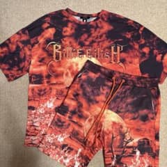 billie eilish bershkaコラボ　Tシャツ短パンセットのサムネイル