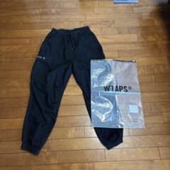 WTAPS ブラックカーゴパンツ - メルカリ