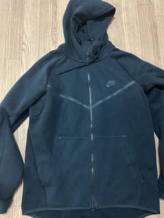 Nike テックフリースブラックL数回しか使用してませんのサムネイル