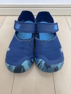 New Balance サンダル ブルー カモフラ柄　20㎝のサムネイル