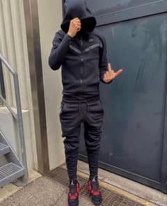 NIKE テックフリース セットアップ ブラック 赤タグ kkk.nd14様のサムネイル