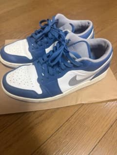 Nike Air Jordan 1 Mid 白×青 スニーカーのサムネイル