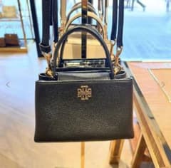 えら様専用　新品未使用 Tory Burch ブラックハンドバッグ I66041のサムネイル