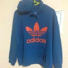 adidasパーカーのサムネイル