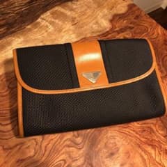 【気になる方買っても良い価格教えて下さい。】イヴサンローランのサムネイル