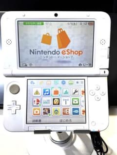 ニンテンドー3DS LL ホワイト 本体　スマブラ　充電器　SDカードのサムネイル