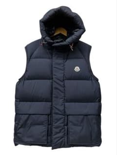 モンクレール フード付きダウンベスト ネイビー - メルカリ