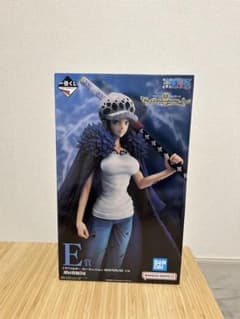 One Piece Trafalgar Law female body