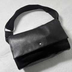 美品✨イアパピヨネ/ワイドテープショルダーバッグ/ ブラック/ホワイトストーン