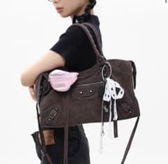 OLIVIA FENGのサムネイル
