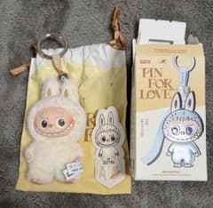 ラブブ イニシャル【A】 PIN FOR LOVE ぬいぐるみペンダント - メルカリ